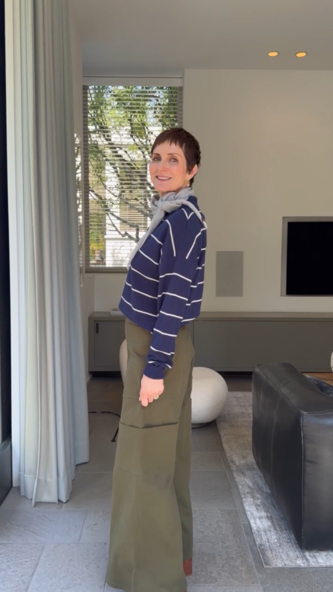 Love these green pants for fall! So flattering and versatile.

#LTKOver40 #LTKSeasonal
