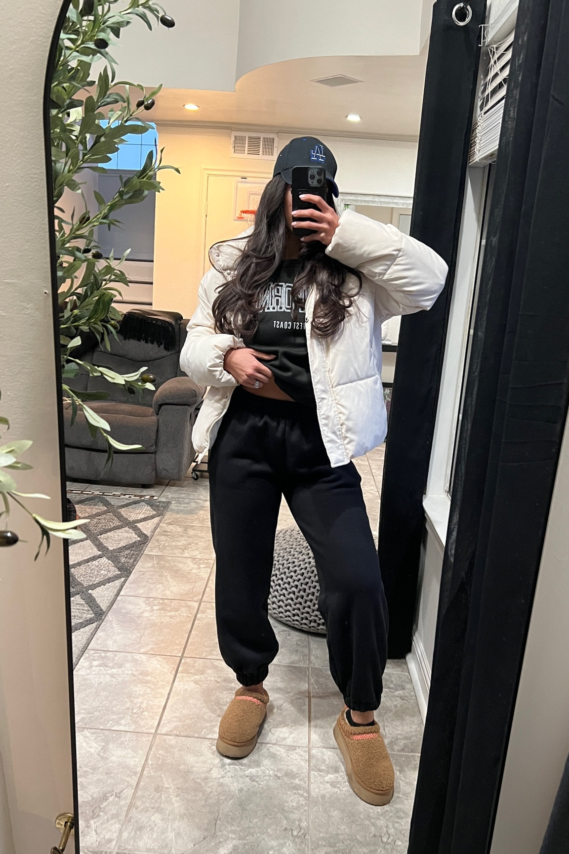 Super casual sick day outfit 

#LTKFitness #LTKStyleTip #LTKActive