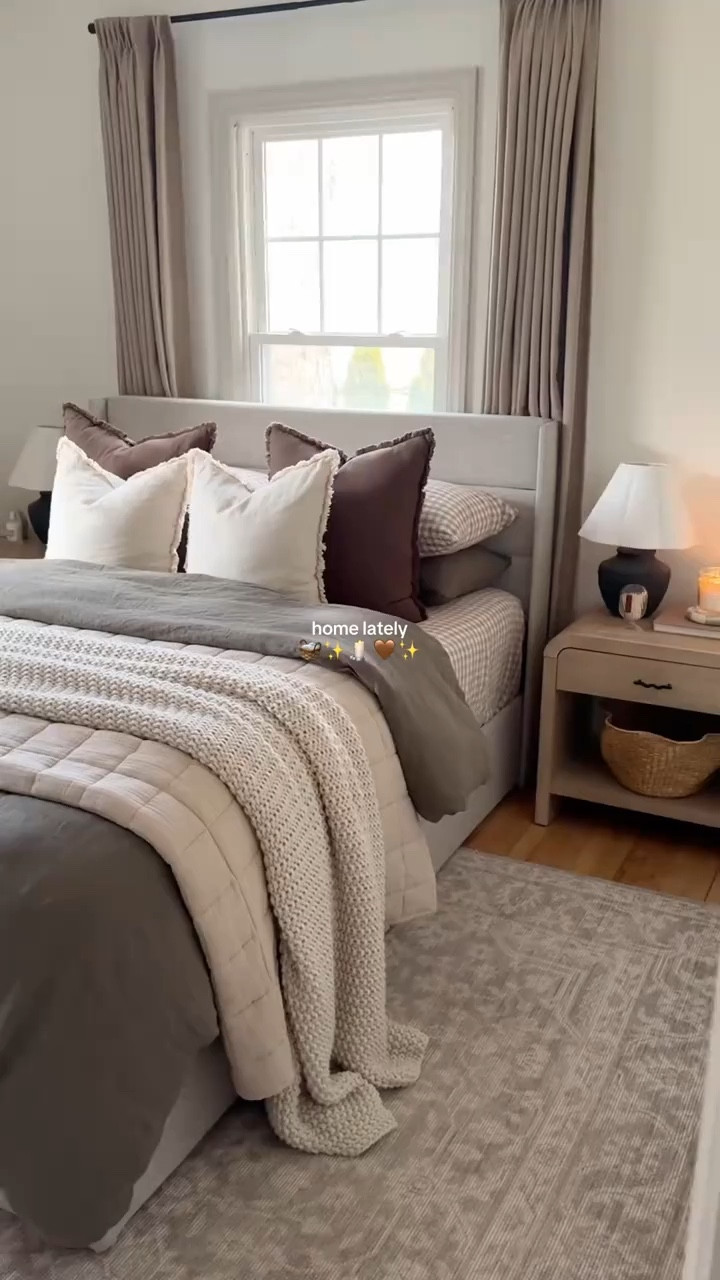 Cozy home decor ✨ 

Home finds, home decor, cozy home decor, living room, bedroom, bedding 