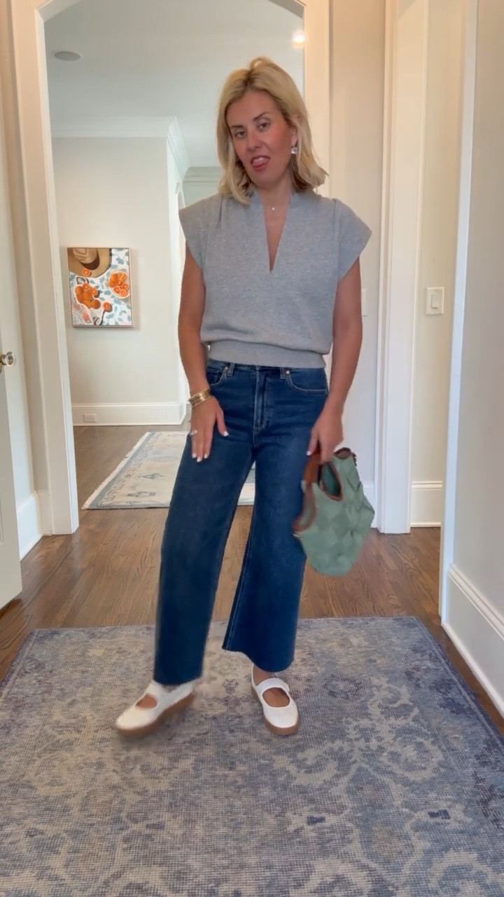 I can’t stop wearing this top and just ripped the tags off these jeans (they are soooo good)! 

Top - xs
Jeans - 26P
Shoes - 8 tts 

#LTKdayinmylife #LTKootd #LTKmomlife