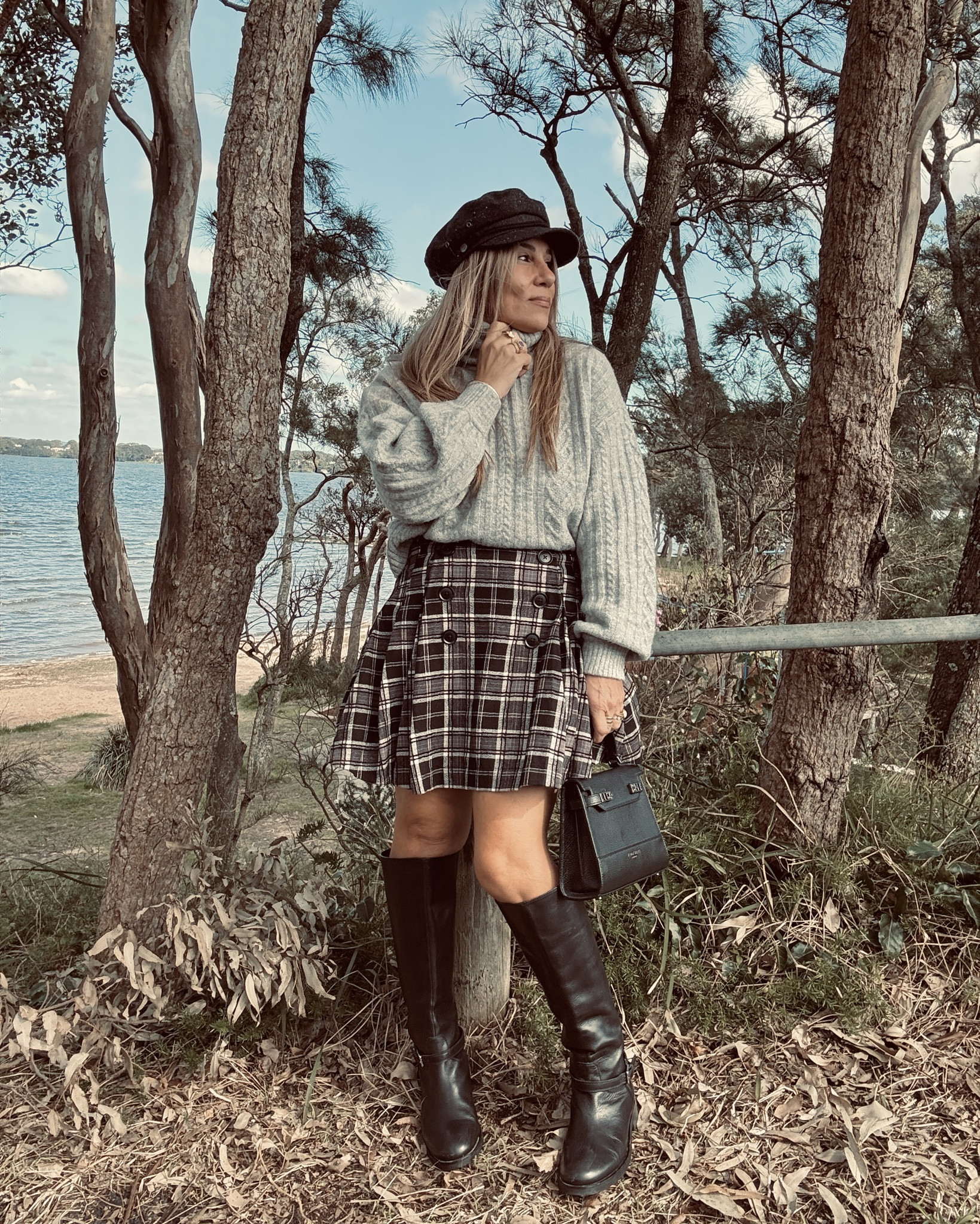 Cool Tones Winer Outfit 

@hm knit
@sdeer skirt
@countryroad boots
@teddyblake bag
@rusty hat

#LTKOver40 #LTKStyleTip