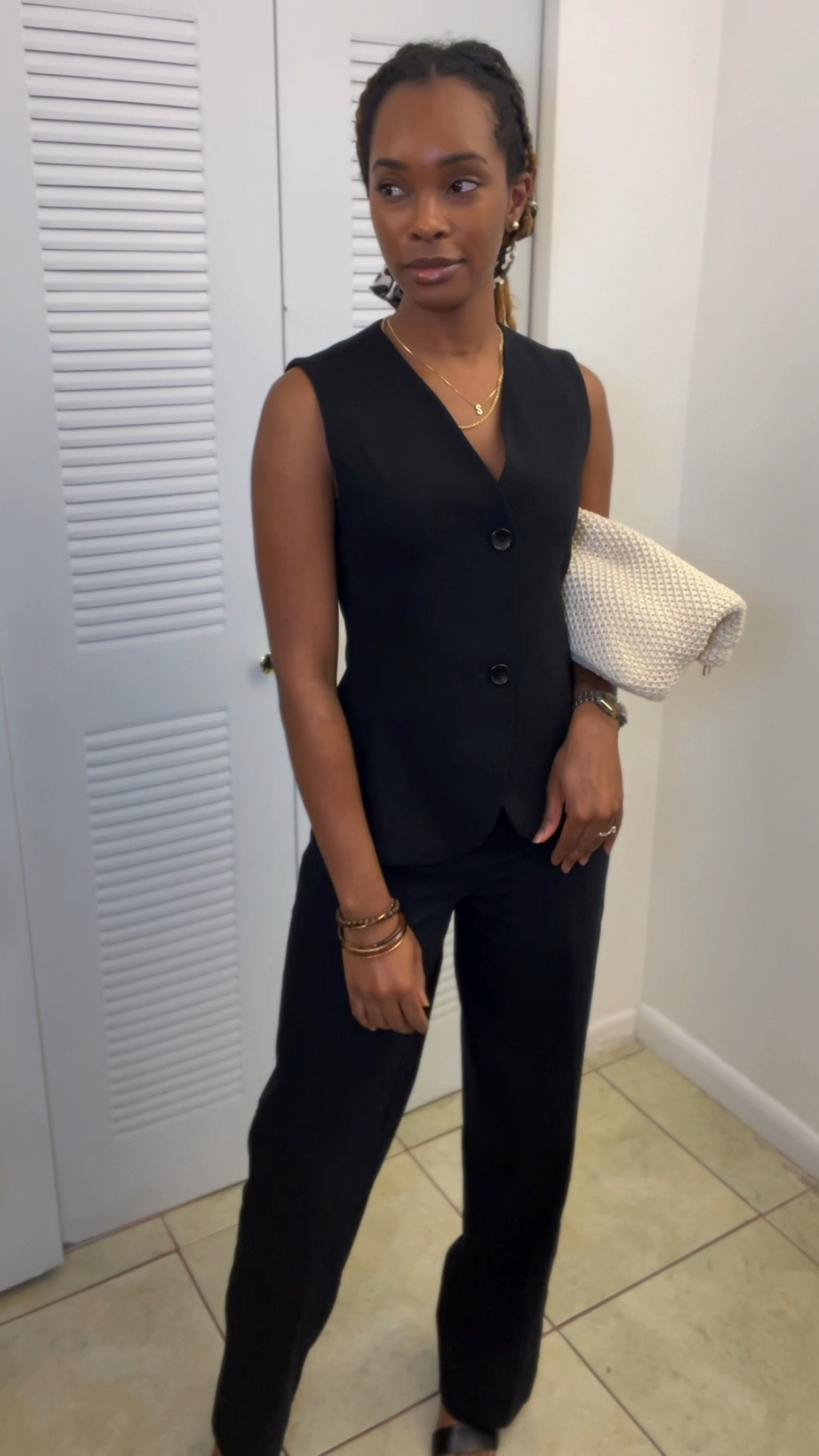 Waistcoat/Vest era this season ✨
Vest-Zara
Pant-Target/Jenee Naylor
Bags-Target/Kate Spade/Coach


#LTKWorkwear #LTKVideo #LTKFindsUnder50