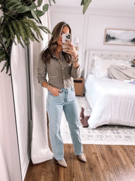 Neutral jeans holiday outfit idea. My cardigan is absolutely gorgeous and can be styled several ways. I paired it with my favorite jeans for a more casual look. Use code CYBERAF at checkout for an additional 15% off! 

Cardigan: tts small
Jeans: 28/long
Boots: tts



#LTKVideo #LTKCyberWeek #LTKHoliday