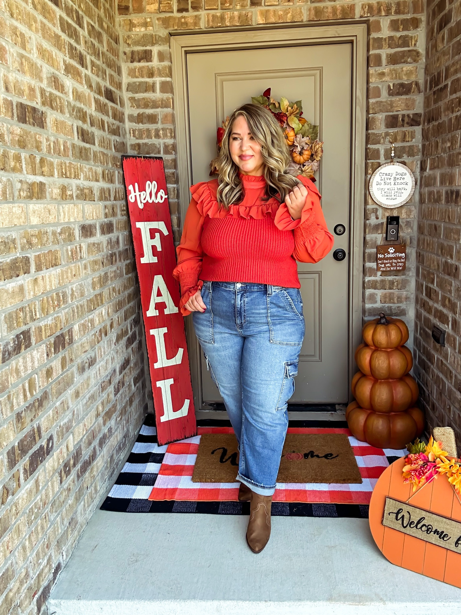 Sweater size xl tts
Jeans size 16 (maybe could do a 14)
Booties tts