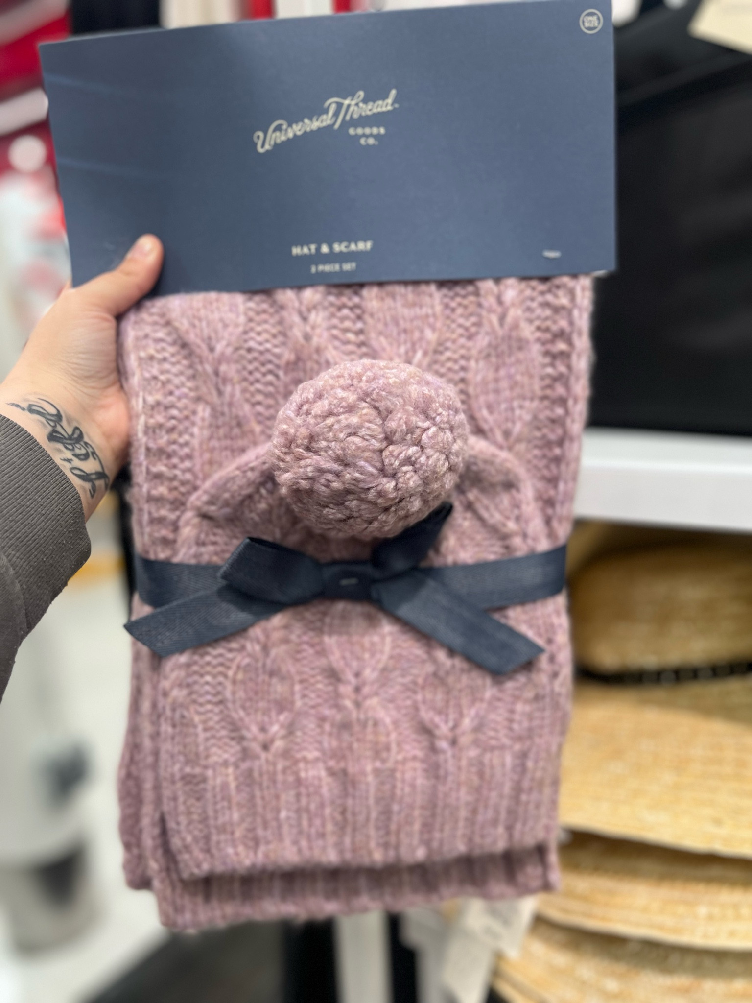 Cable Knit Hat & Scarf Set - Universal Thread™



#LTKSeasonal #LTKHoliday #LTKGiftGuide