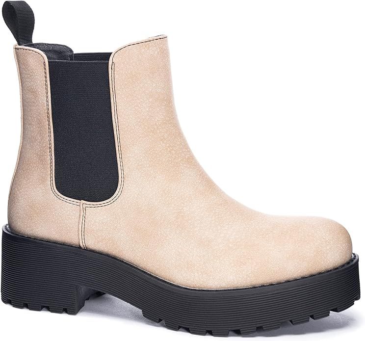 Dirty Laundry Women's Maps Smooth Chelsea Boot | Amazon (US)