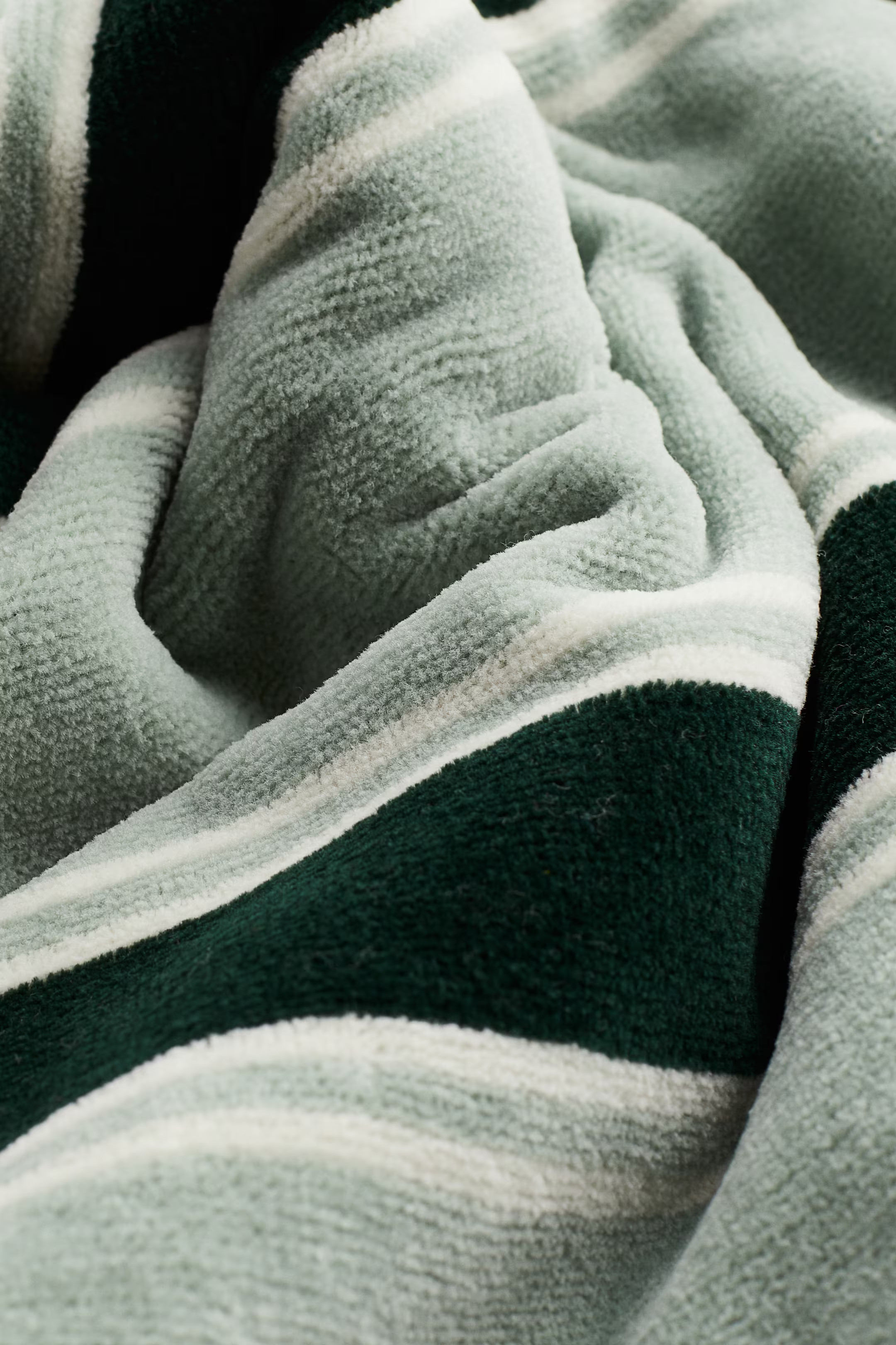 Striped Beach Towel | H&M (US + CA)