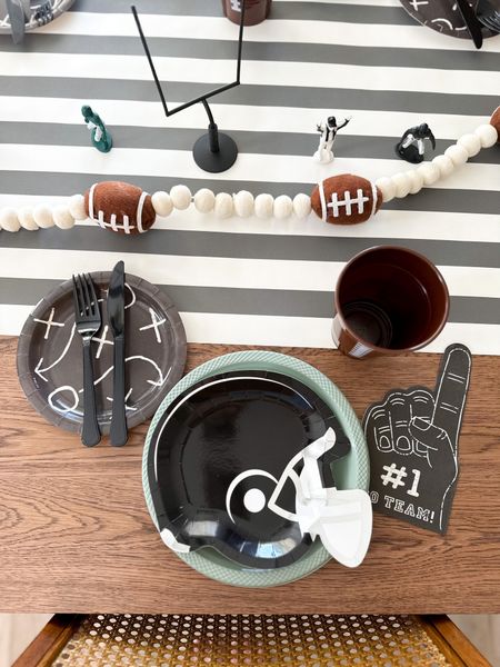 Football party table scape 🏈🍽️ 

#LTKfamily #LTKparties #LTKkids