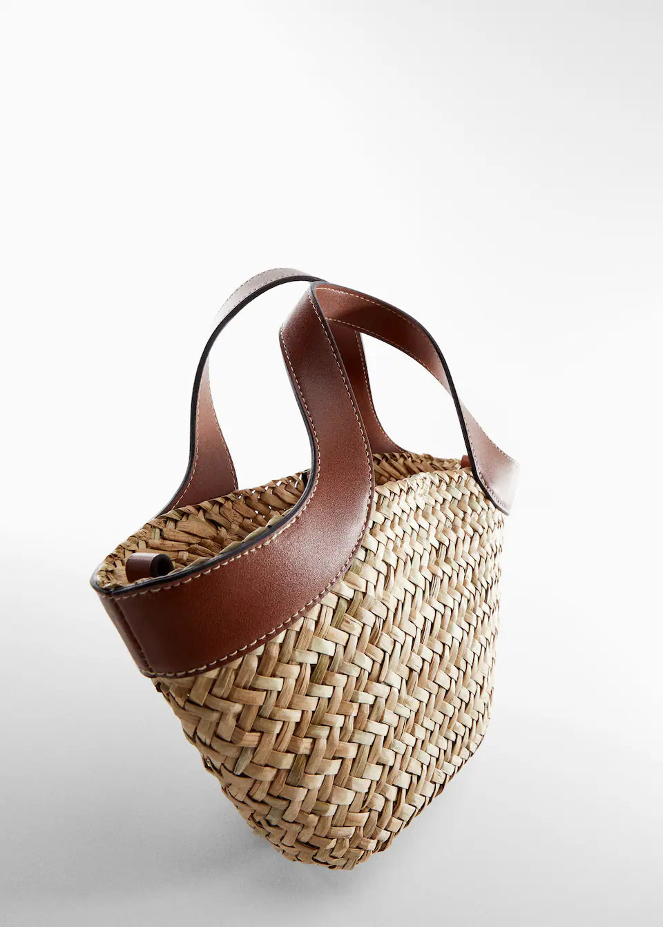 Natural fiber carrycot -  Women | Mango USA | MANGO (US)