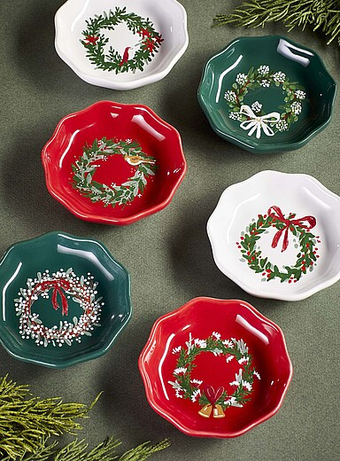 Holiday wreaths scalloped pinch bowlsSet of 6Christmas Collection | Simons