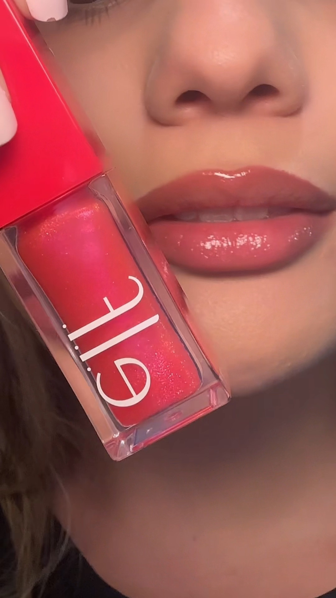 This Elf limited edition lip oil did not disappoint! It has a subtle shine for everyday wear and smells so bomb!🍓✨ 

#elfcosmetics #lipcombo #lip #lipoil #lipliner 

#LTKGiftGuide #LTKVideo #LTKBeauty