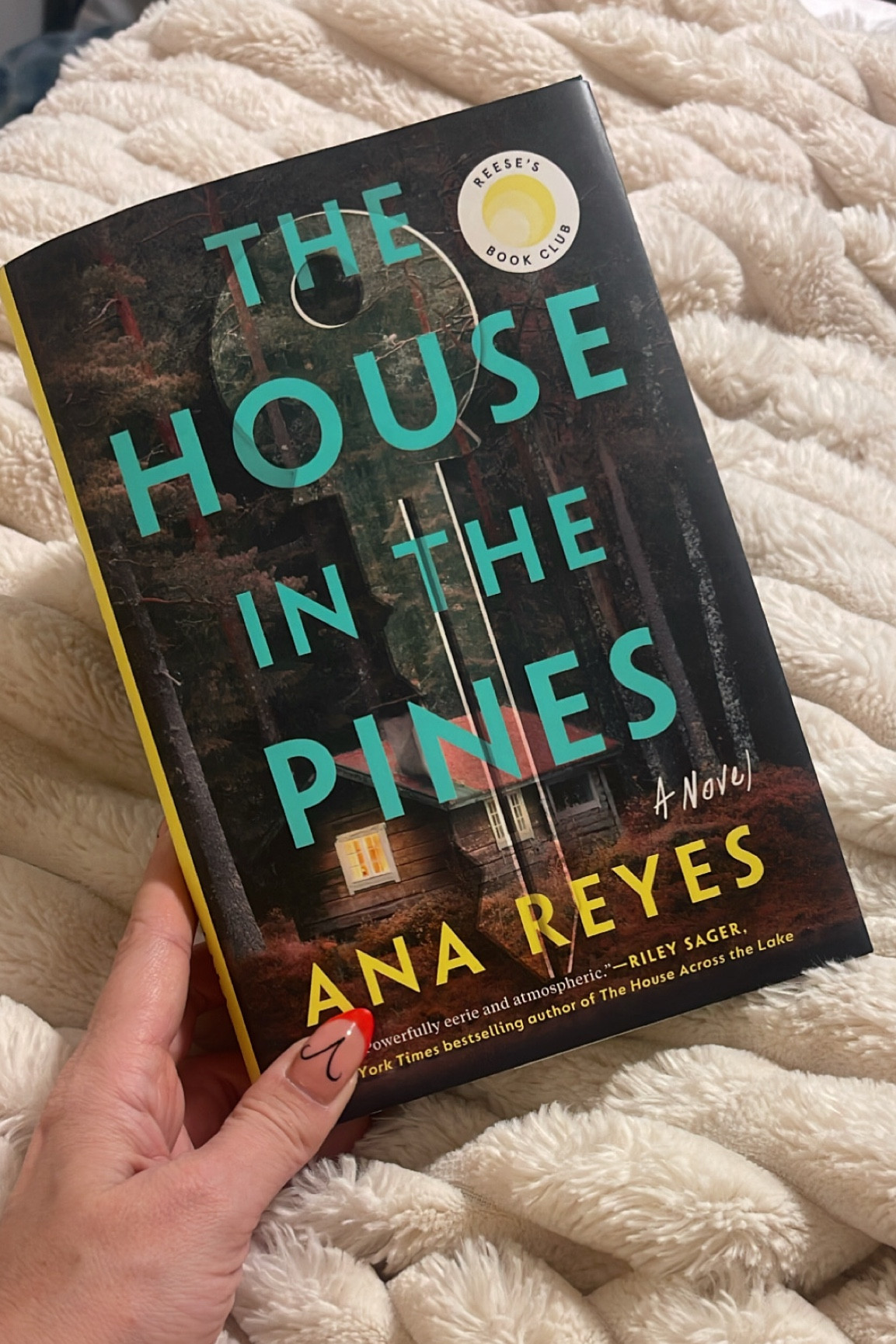 The House in the Pines by Ana Reyes 
Review on TT & IG stories 



#LTKhome