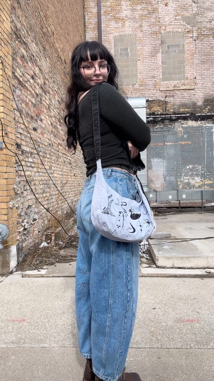 I adore all my pants but barrel jeans have had me in a chokehold forever now 😭
•
•
•
•
•
#outfitideas #ootd #fashionblogger #instadaily #styleblogger #styleinspo #styleinspiration #outfitinspiration #springstyle #springoutfit #freepeople #freepeoplestyle #springtime #pinterest #tumblraesthetic #midweststyle