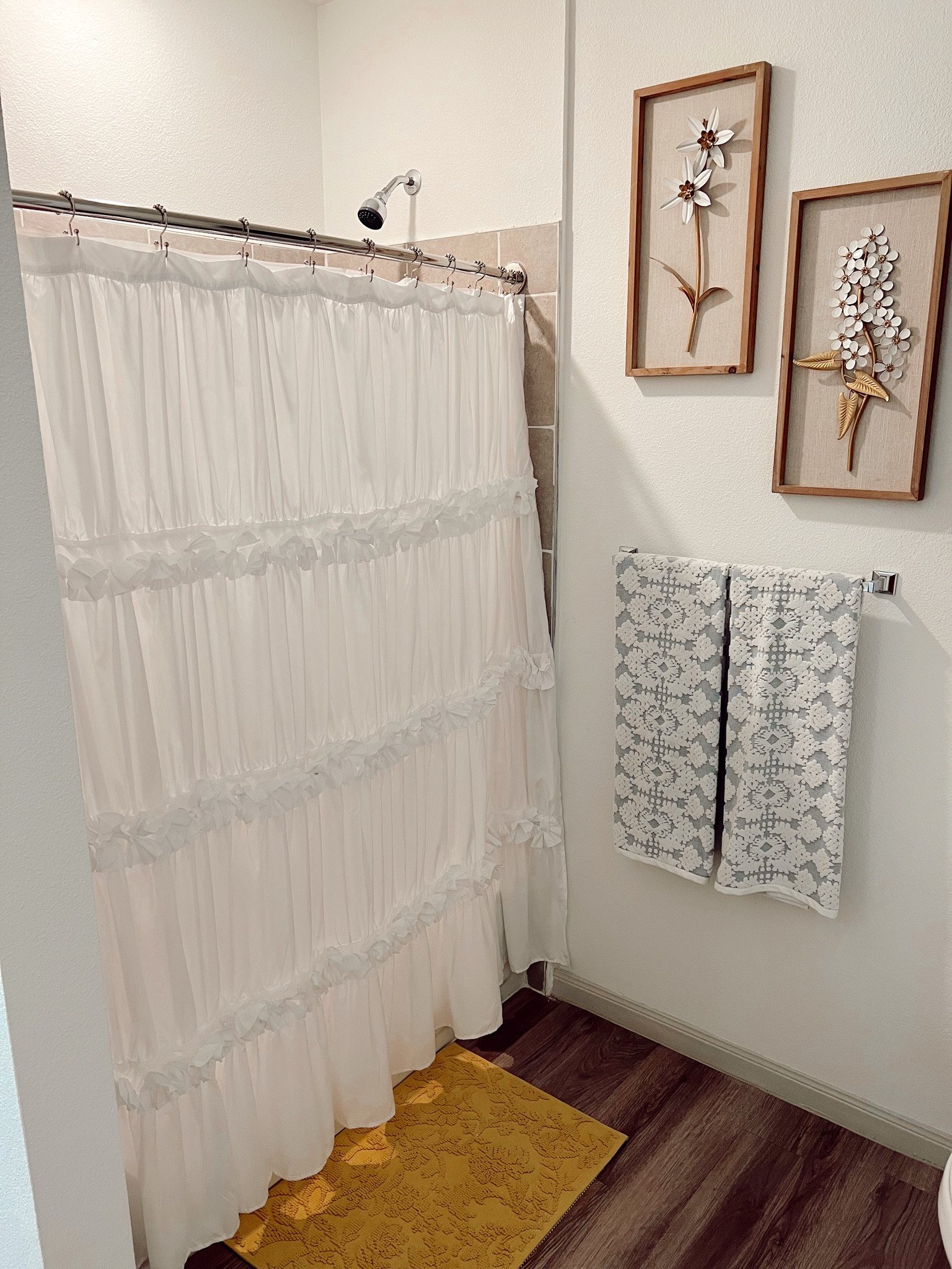 Our guest bathroom set up! 

#LTKfamily #LTKhome #LTKstyletip