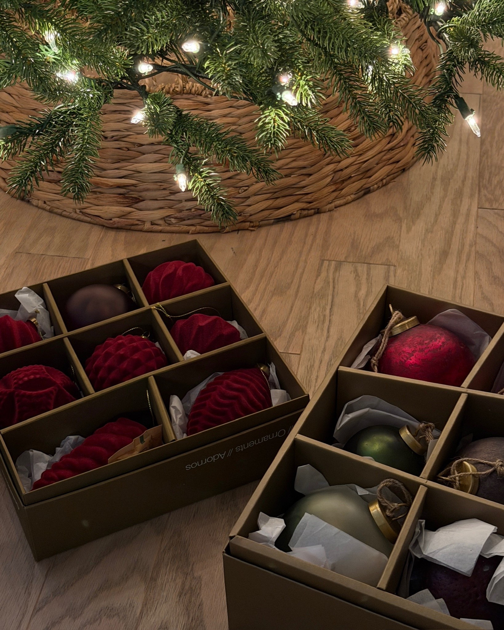 I love the mix of red and velvet ornaments for minimalist Christmas tree decor this year 🤩

Christmas decor 
Christmas decorations
Holiday decor 
Minimal Christmas 
Velvet bows

#LTKHome #LTKFindsUnder100 #LTKHoliday