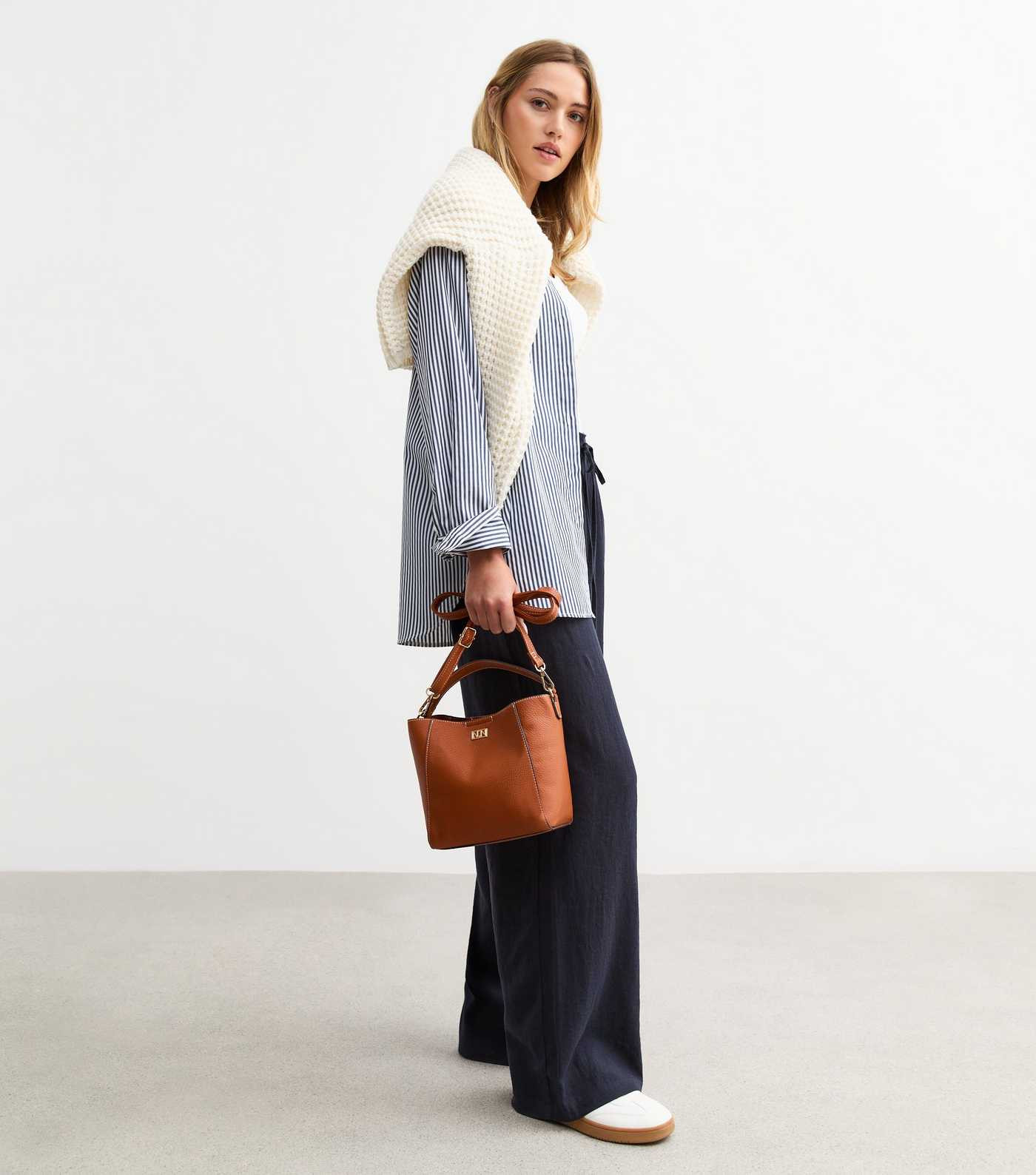 Navy Linen Blend Drawstring Waist Trousers | New Look | New Look (UK)