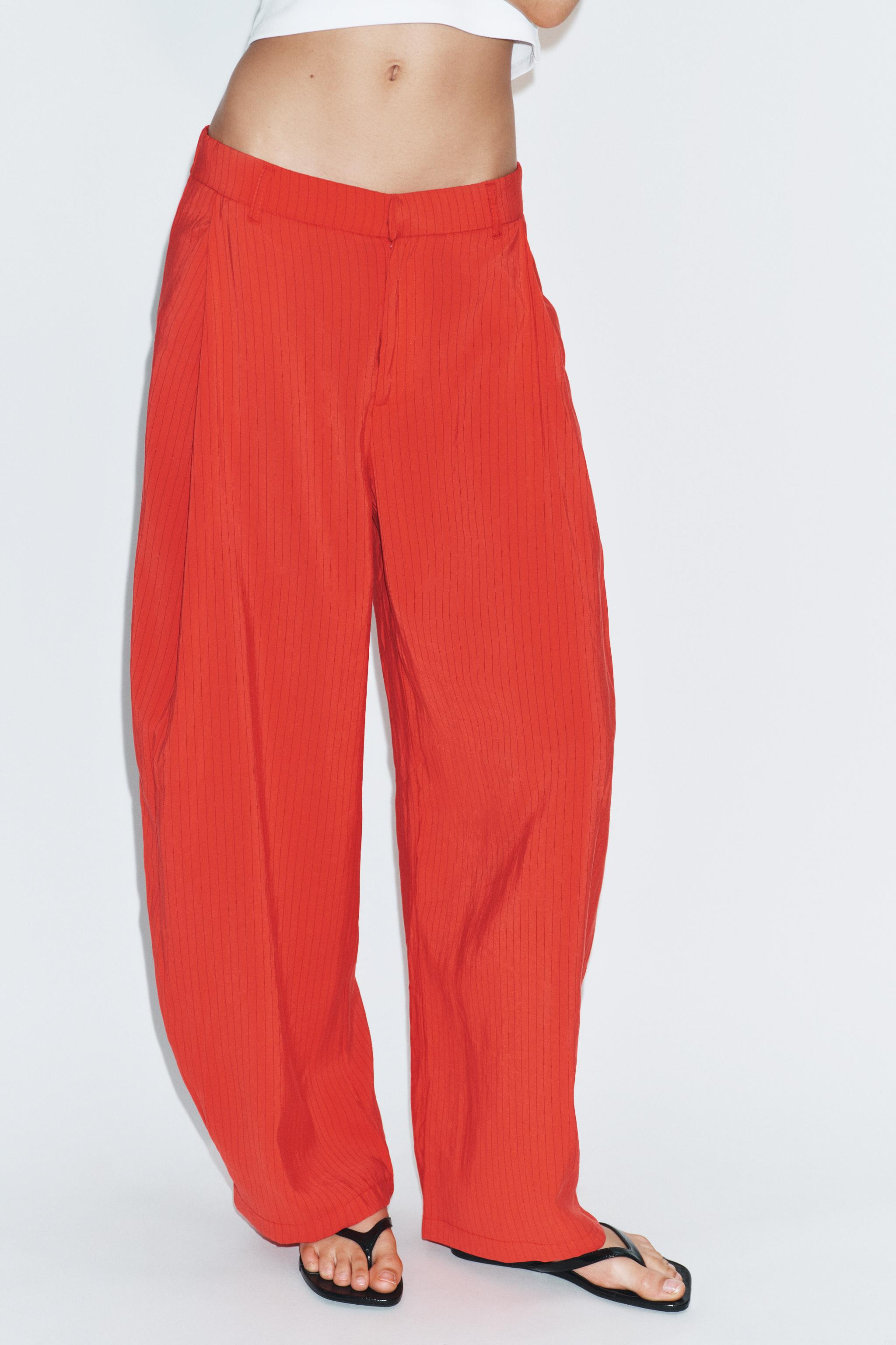 FLOWY PLEATED PANTS | Zara US