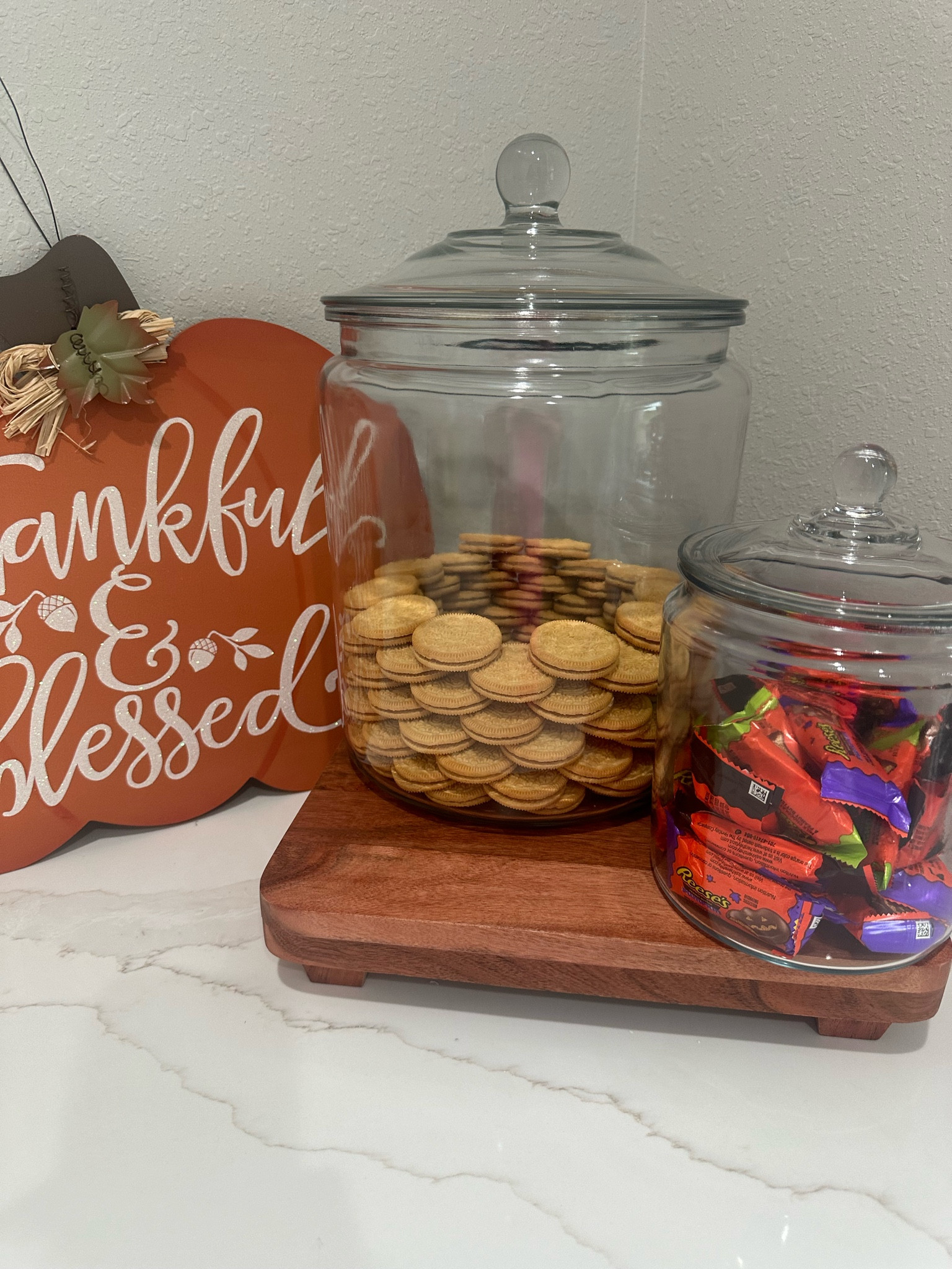 Fall decor for kitchen or pantry #homedecor #kitchendecor #pantrydecor 

#LTKHome