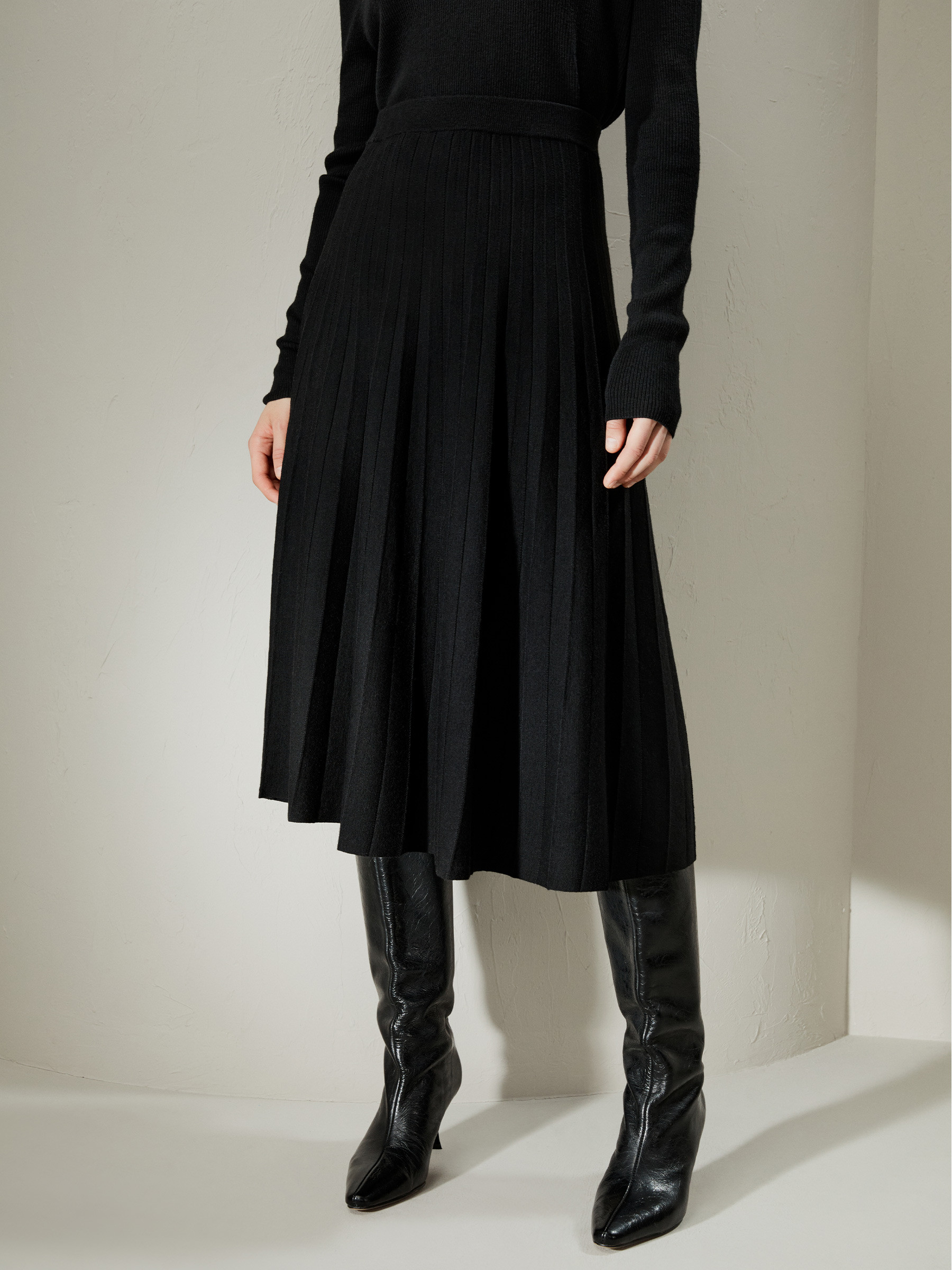 Collegiate Ultra-fine Merino Wool Skirt | LilySilk