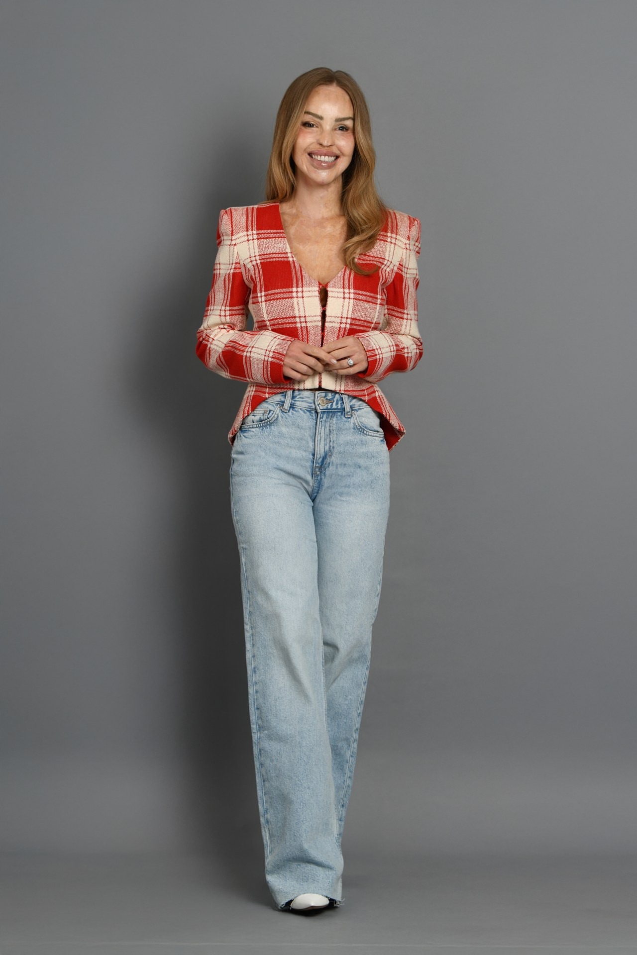 A bold check blazer is my favourite way to make jeans feel polished. This red and cream one nips in at the waist and feels so autumnal. Similar styles linked x 

 