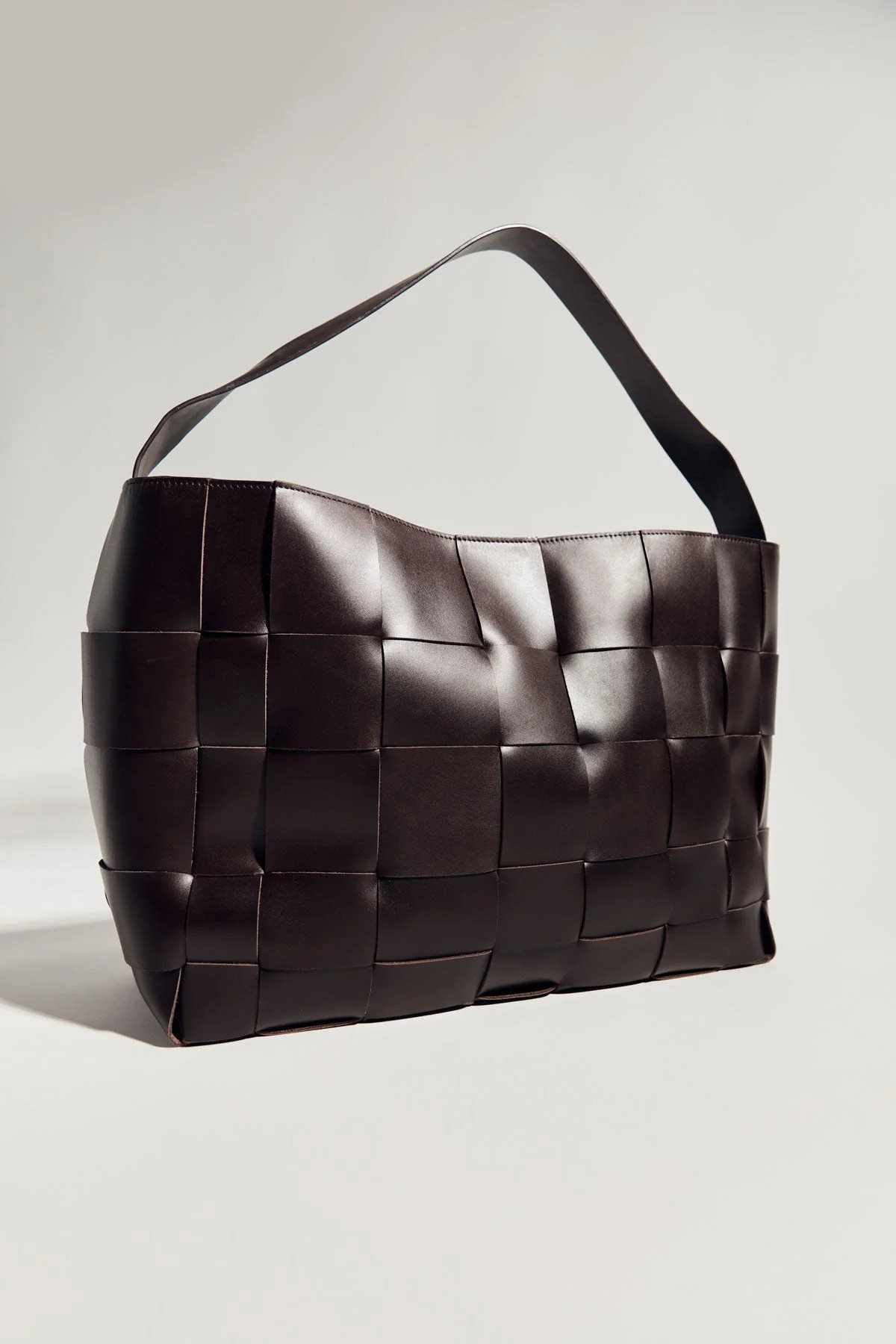 Woven Large Tote - Chocolate | St. Agni (US, UK, EU)