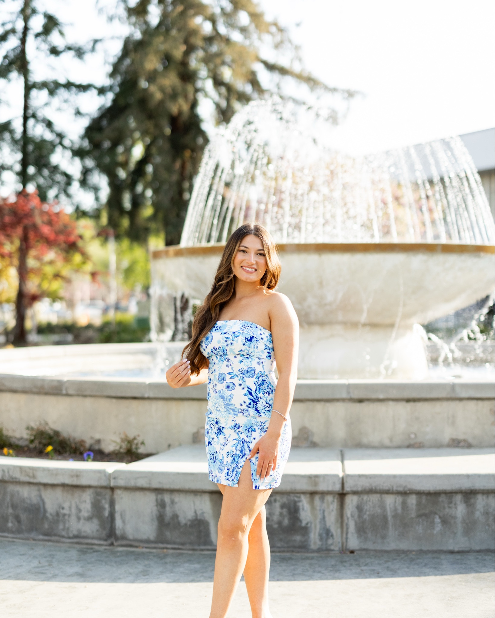 Bold, bright, and effortlessly chic 🌸 This strapless mini dress features a flattering bodycon fit and a vibrant blue floral print — perfect for sunny days and weekend getaways! 

#LTKTravel #LTKSummerEdit #LTKWedding