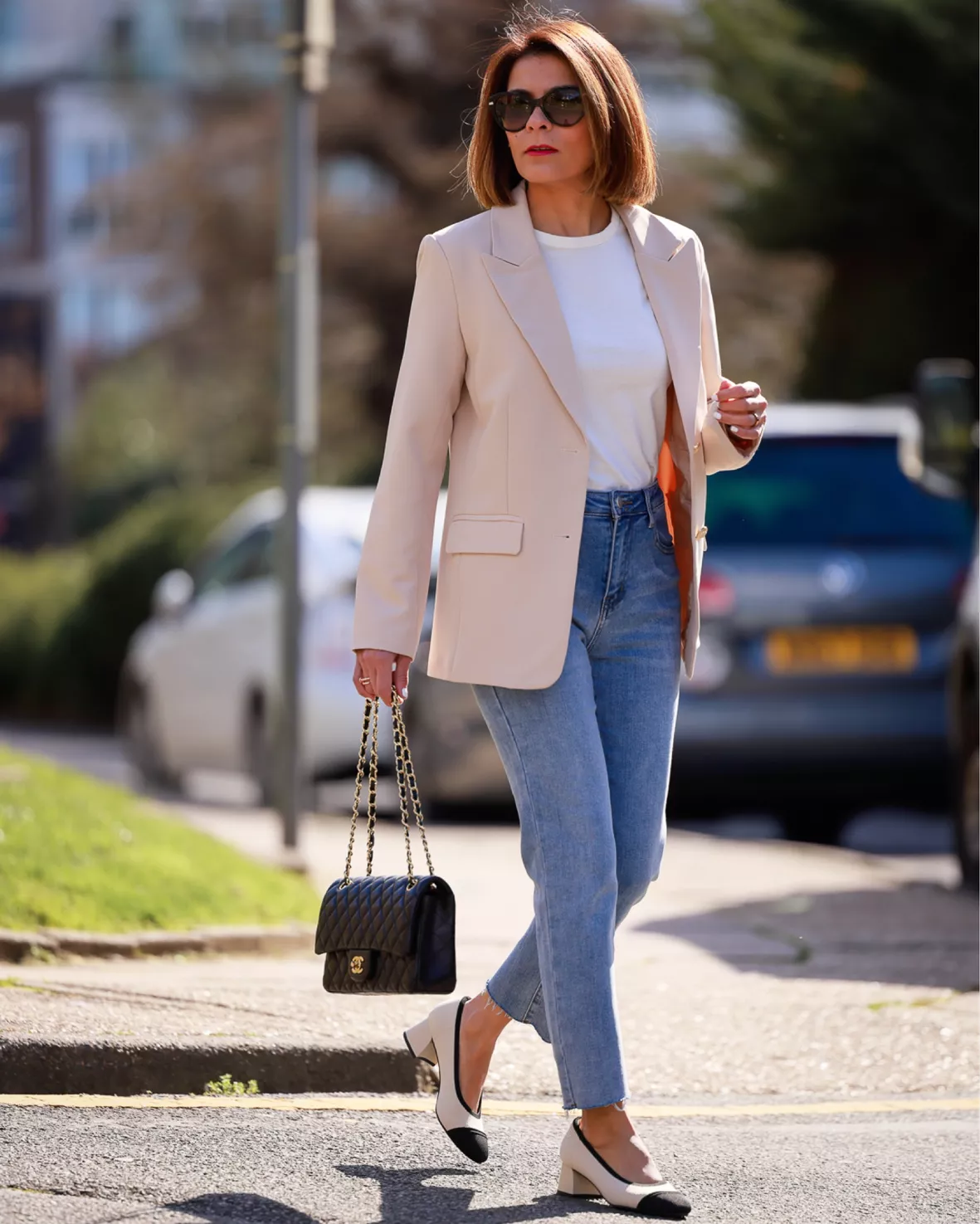 Outfits con pantalones blancos.  Blazer outfits for women, Work