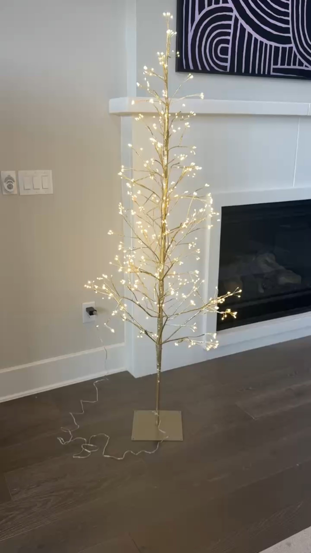 Obsessed with this light-up tree for the holidays 🤩

#LTKSaleAlert #LTKHoliday #LTKHome