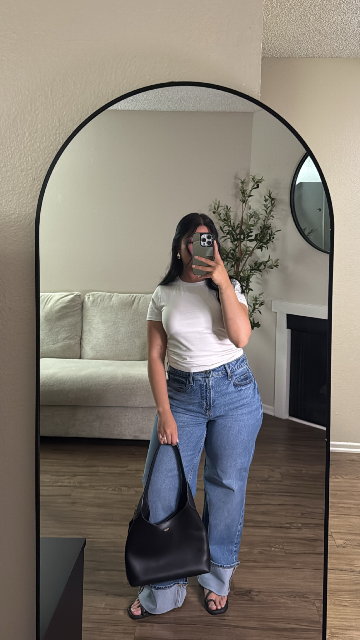 wearing a size XS in top and 4 in jeans, they run big, size down 1-2 🤍

#LTKPetite #LTKStyleTip #LTKFindsUnder50