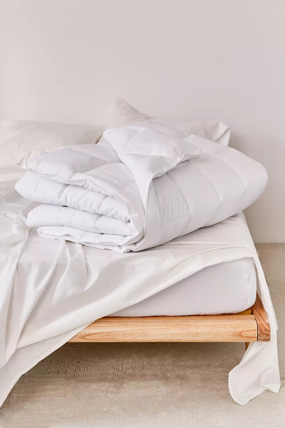 Heavyweight Down Alternative Duvet Insert | Urban Outfitters (US and RoW)
