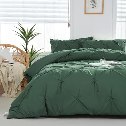 DOWNCOOL King Size Comforter Set - 3 Pieces Dark Emerald Green Comforter King Size Set, All Season Soft Fluffy Bedding Comforter Sets, Cute Pintuck Bedding Set with 1 Comforter & 2 Pillowcases | Amazon (US)