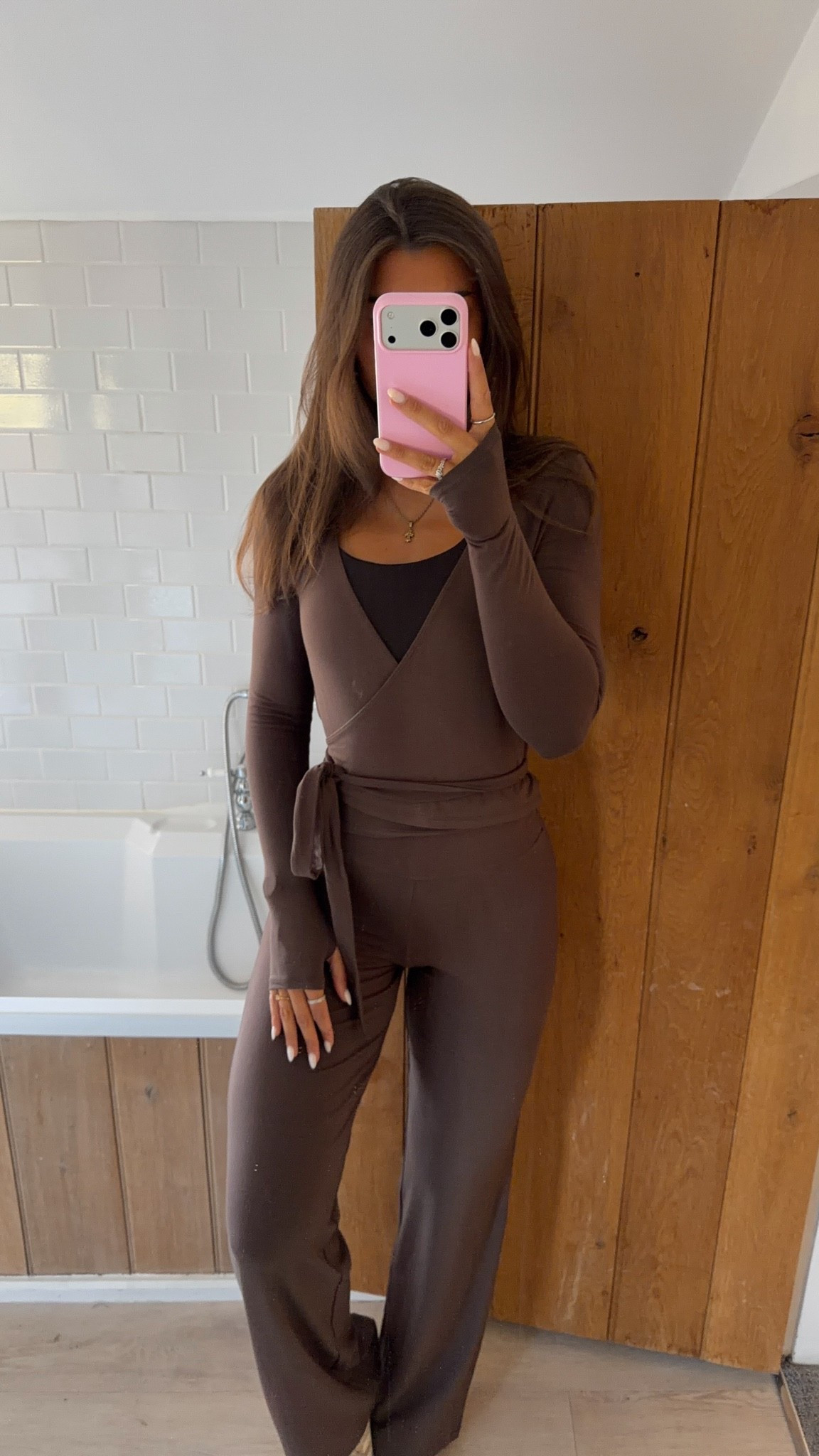 @LOVALL ad - Gorgeous wrap cardi set!! These trousers are super relaxed, I’ll be working from home in these 😍🍂 but also fab for running errands / Pilates / gym! 
Currently 40% off the cardi & 25% off the trousers!
The code FREEDELIVERYIW also gets you free shipping 🥰🤎

#LTKuk #LTKstyletip #LTKfitness