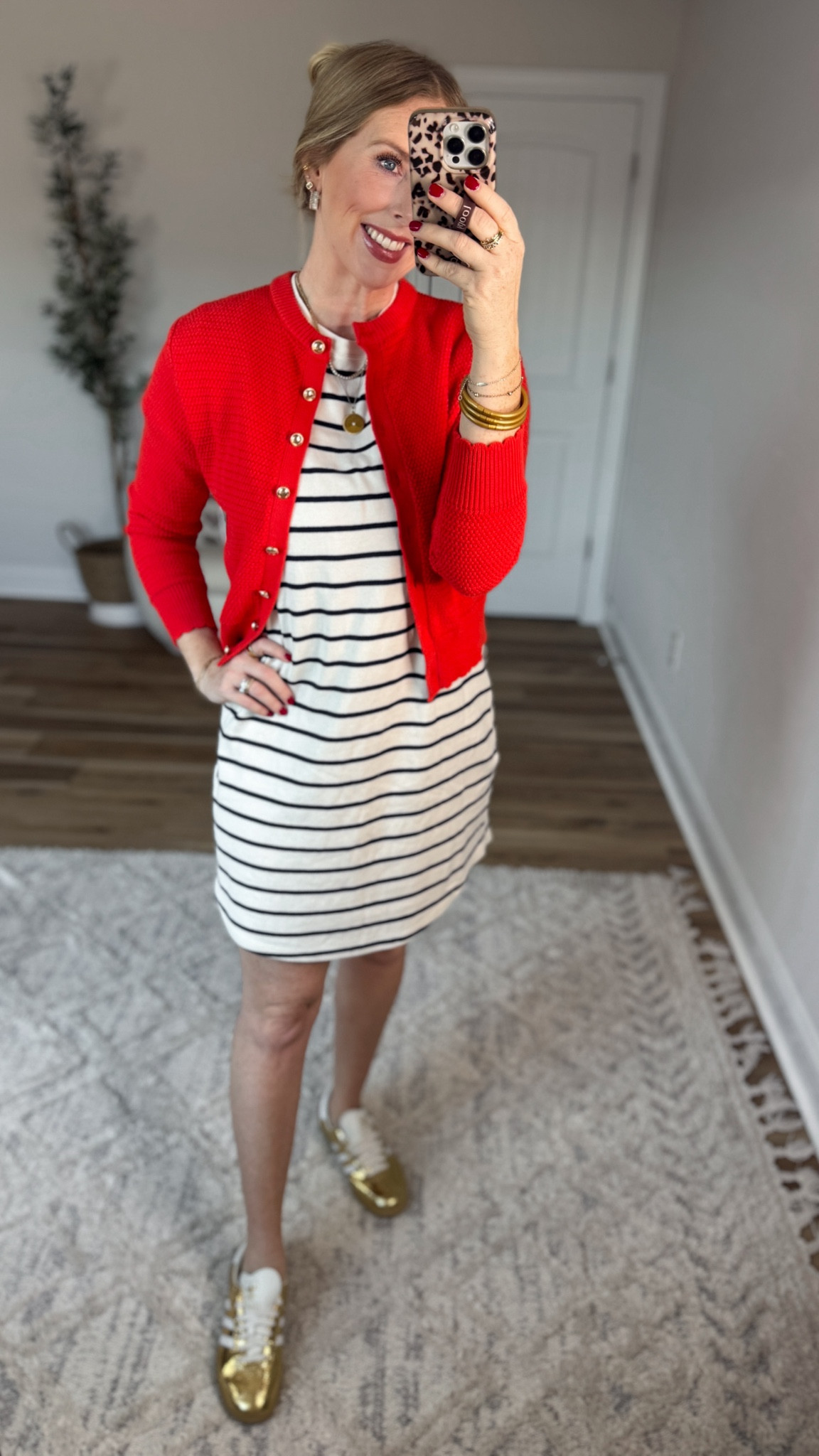 Daily try on, Walmart outfit, Walmart fashion, Walmart try on, red cardigan, striped t-shirt dress 

Small 

#LTKootd #LTKWorkwear #LTKFindsUnder50