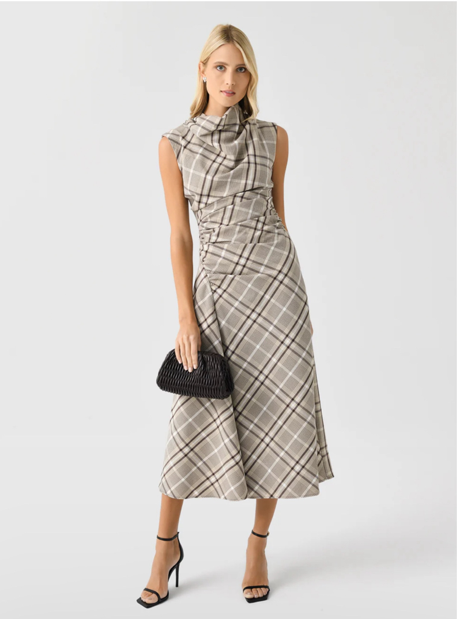 Been eyeing this dress for a while! Almost sold out. Would be perfect for fall family photos or even thanksgiving - USE CODE 25LELE

#LTKHoliday #LTKStyleTip #LTKParties