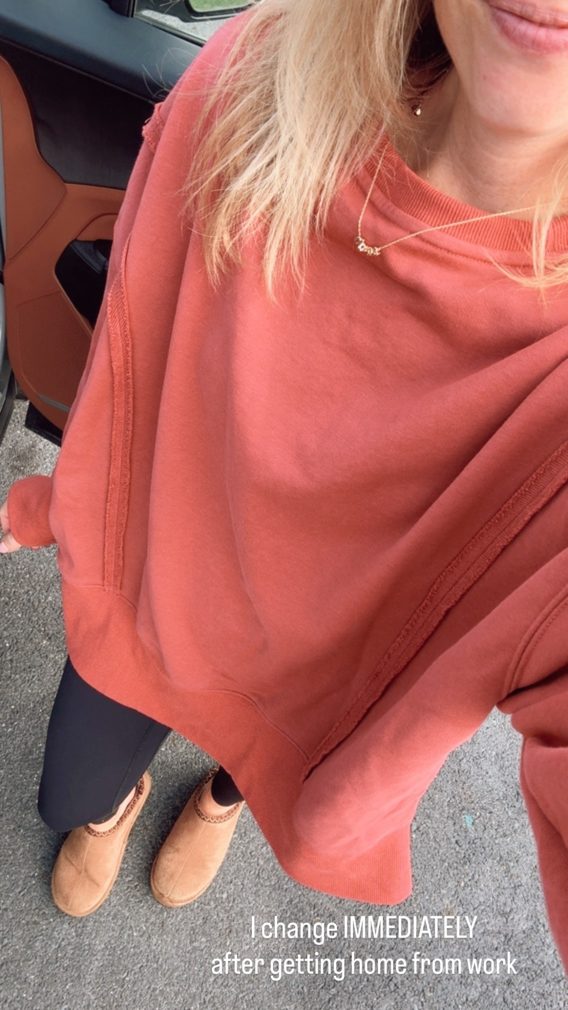 Casual outfit / bus stop fit 

Size small in top
M in leggings 

Oversized crewneck leggings friendly side slit crew neck exposed seams 