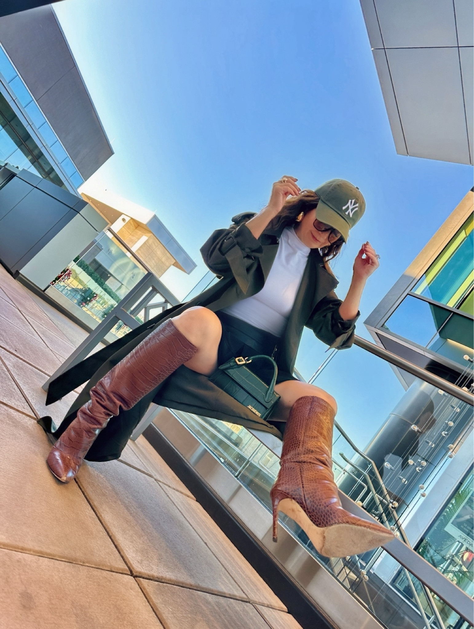 🫒🤎 trench coat chic