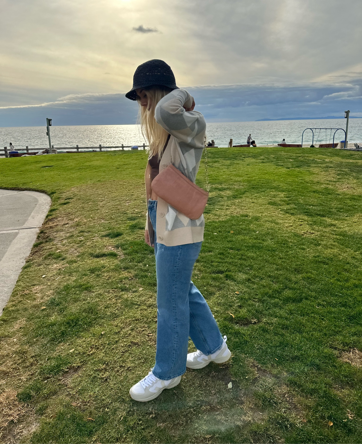Shop LTKxAF with these Relaxed 90’s Curve Love Abercrombie & Fitch Jeans 🤍 I got a size 4/27 and they fit perfect, I’m 5’9 🫶 

#LTKshoecrush #LTKGiftGuide #LTKxAF