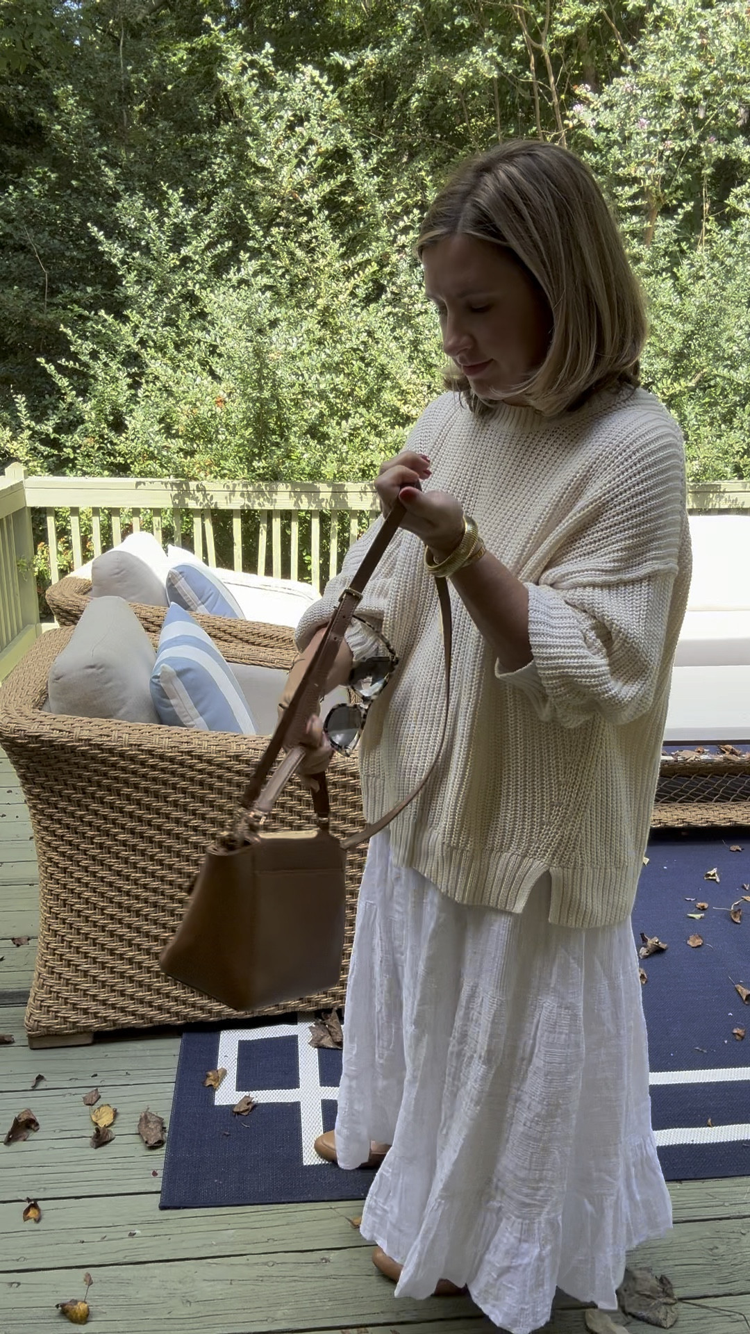 Fall outfit, oversized sweater, aerie, coastal auntie 

#LTKHome #LTKFindsUnder50 #LTKShoeCrush