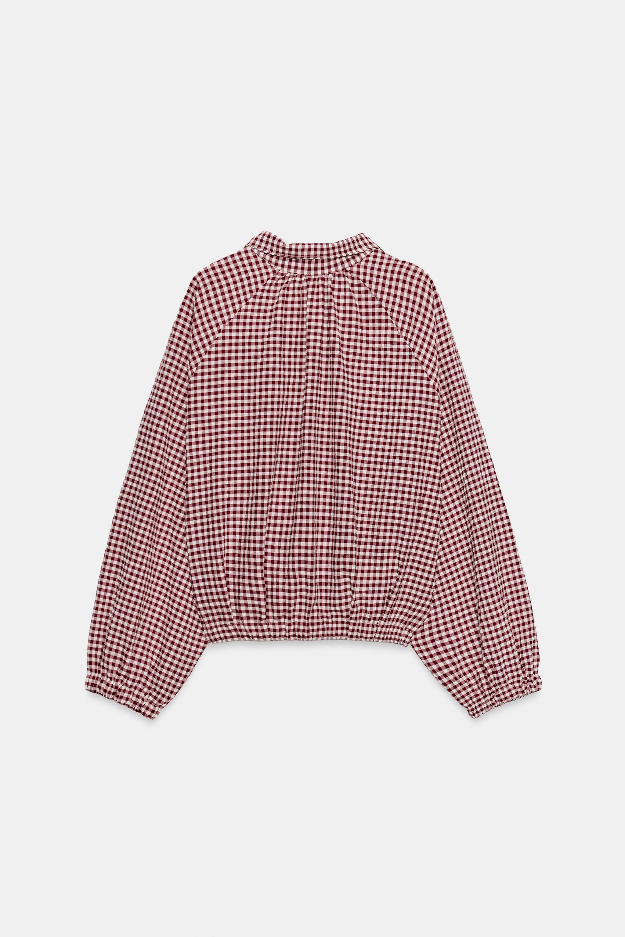 Model height: 173 cmHigh-neck jacket with long sleeves and elastic cuffs. Featuring front pockets... | Zara UK