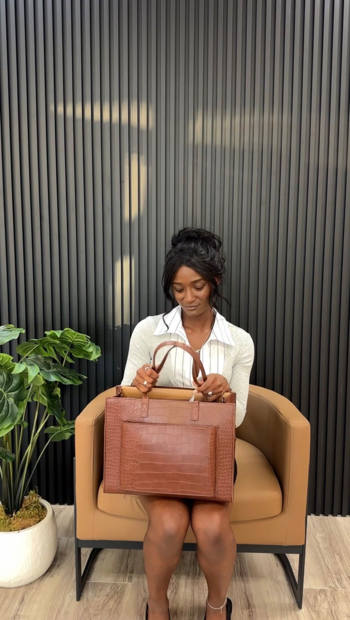 What’s in my bag ootd

#LTKWorkwear #LTKootd