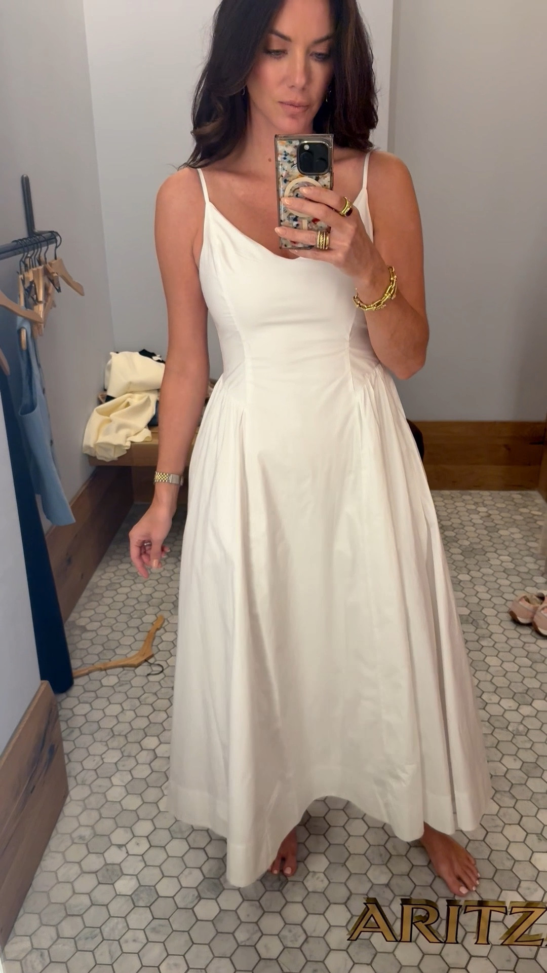 The perfect dress for spring 🌷, perfect for work, church, or family pictures 🤍 @Aritzia #ariztia #springdress #fashioninspo