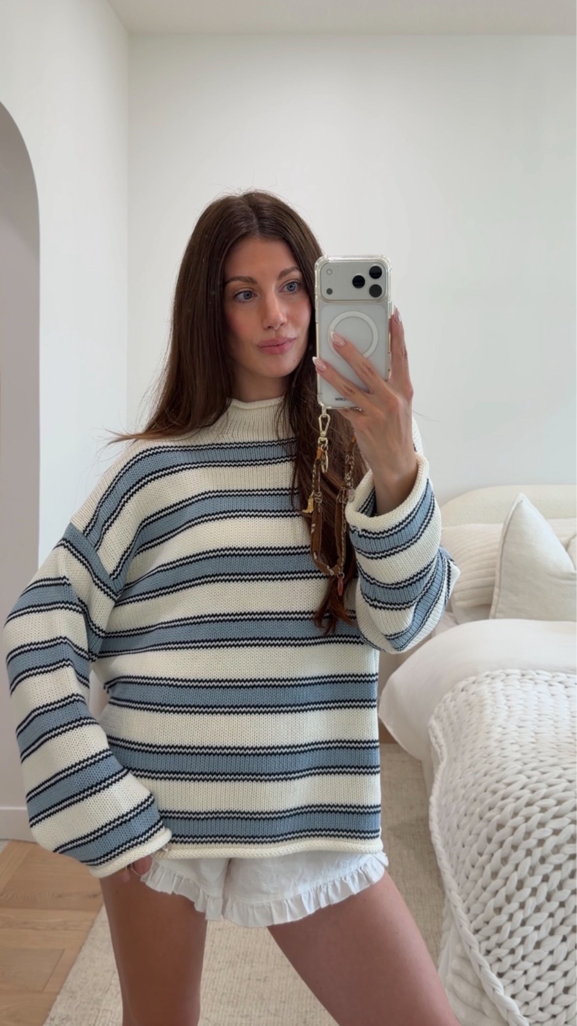 Wearing my true size small @Aritzia