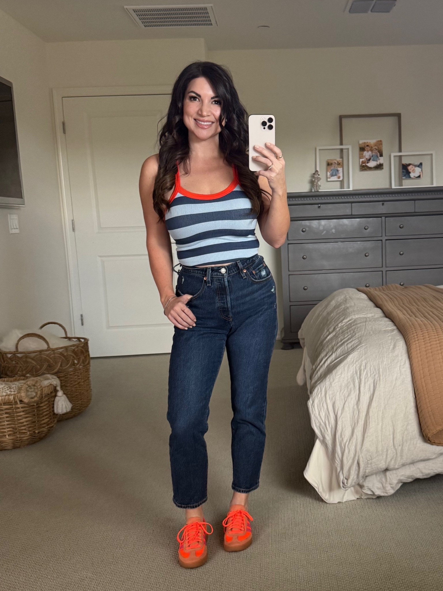 Mom mode: comfy, cute, and under budget. 💁🏻‍♀️ Jeans $40, top $19… Amazon understood the assignment.

#MomStyle #AmazonFinds #AffordableFashion #CasualChic #EverydayStyle #MomLifeButMakeItCute #BudgetStyle #AmazonFashion #DenimStyle #StripedTop