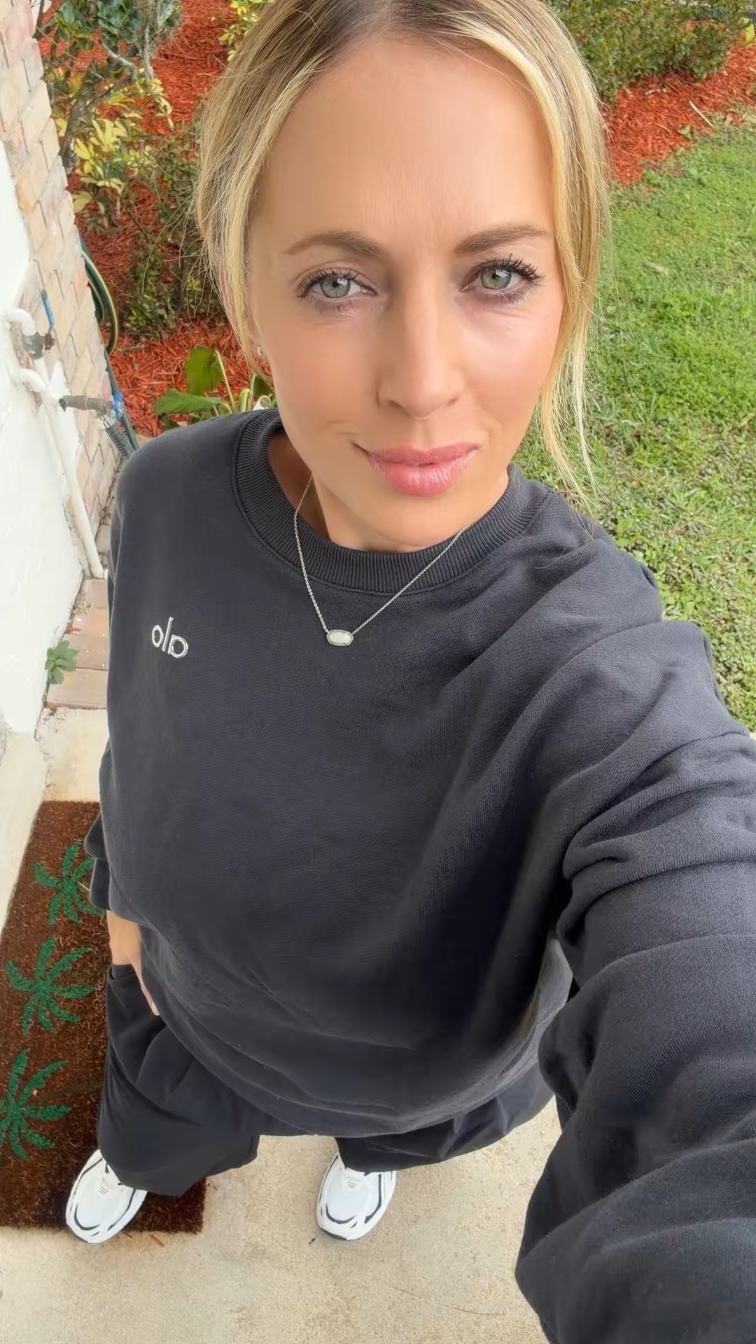 Alo Yoga  

#LTKootd #LTKMidsize