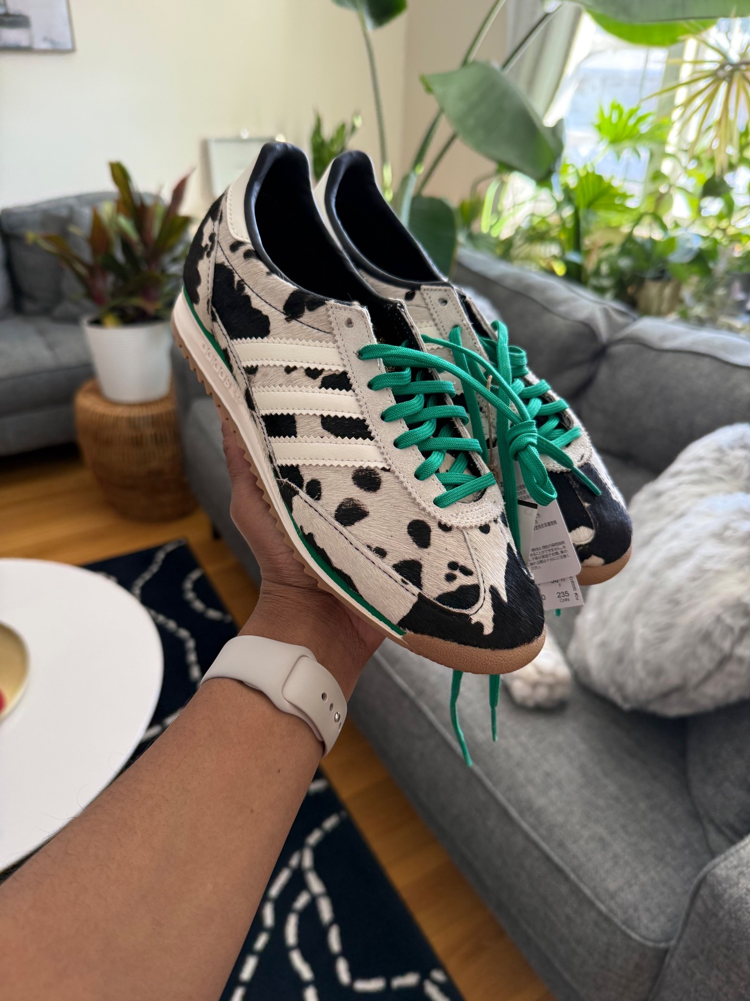 Spring shoe must have!! You need this statement sneaker for all your casual spring outfits! 

#LTKSeasonal #LTKOver40