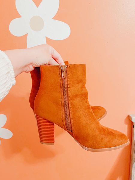 This is your sign to get these boots 👢 😍

#amazonboots #amazonfashion #amazonfinds #amazonmusthaves 

#LTKshoecrush #LTKstyletip #LTKSeasonal