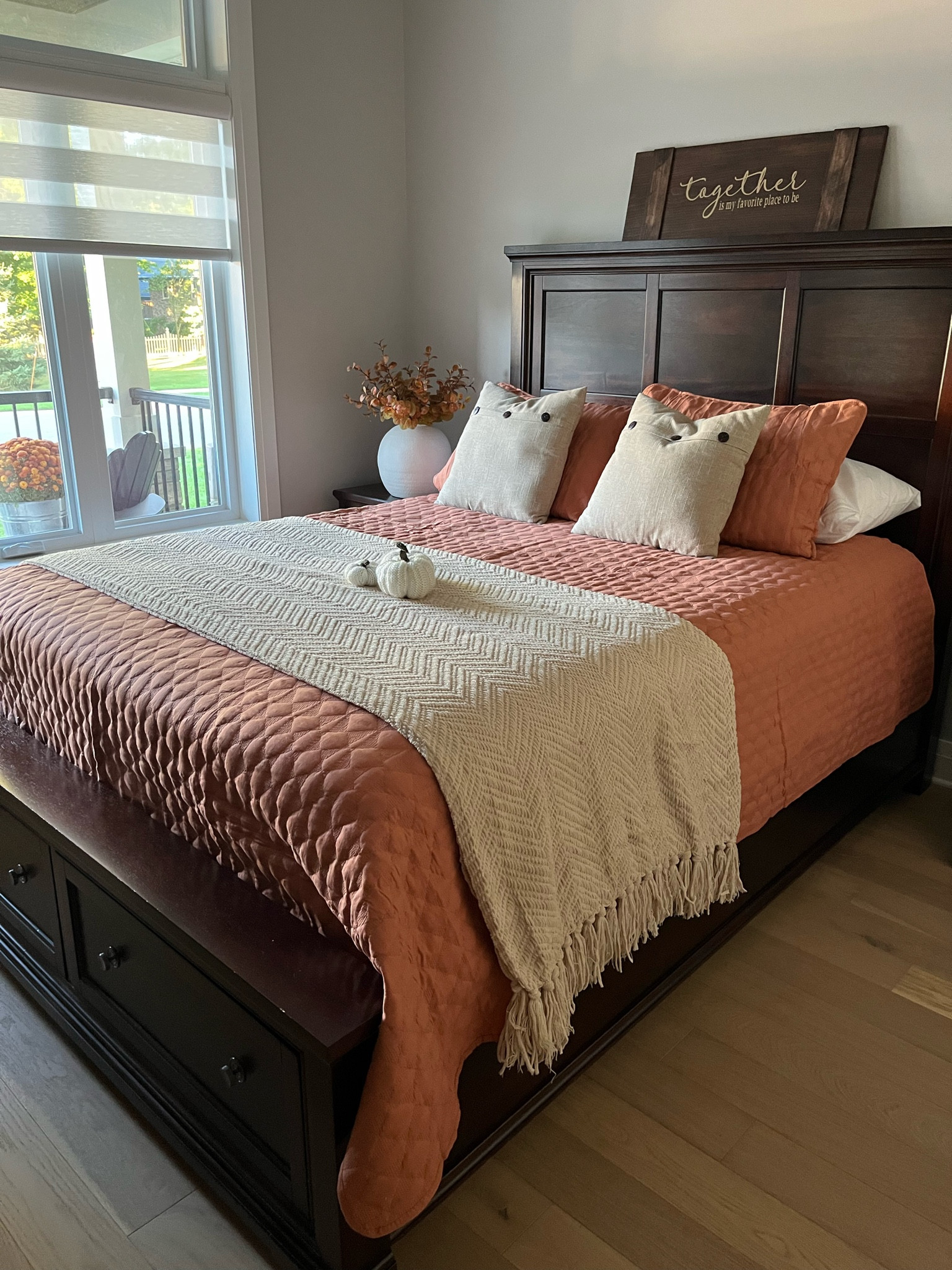 Loving my fall guest room refresh!

#LTKcanada #LTKautumn