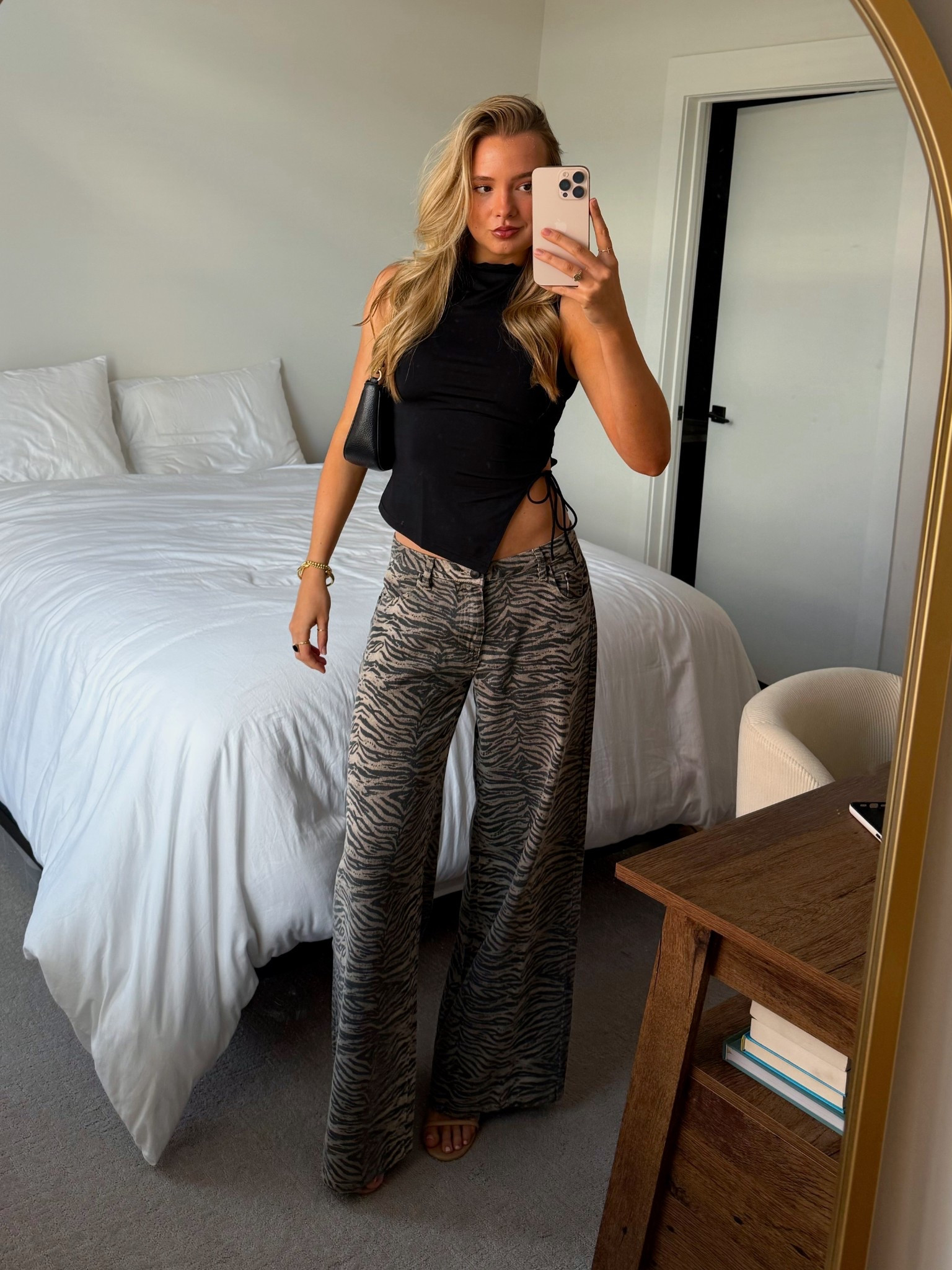 Both pieces from Princess Polly- jeans are 6 but could’ve gone for a 4! Top is a 4 Code ANNAC20 for 20% off!

#LTKFindsUnder100 #LTKU