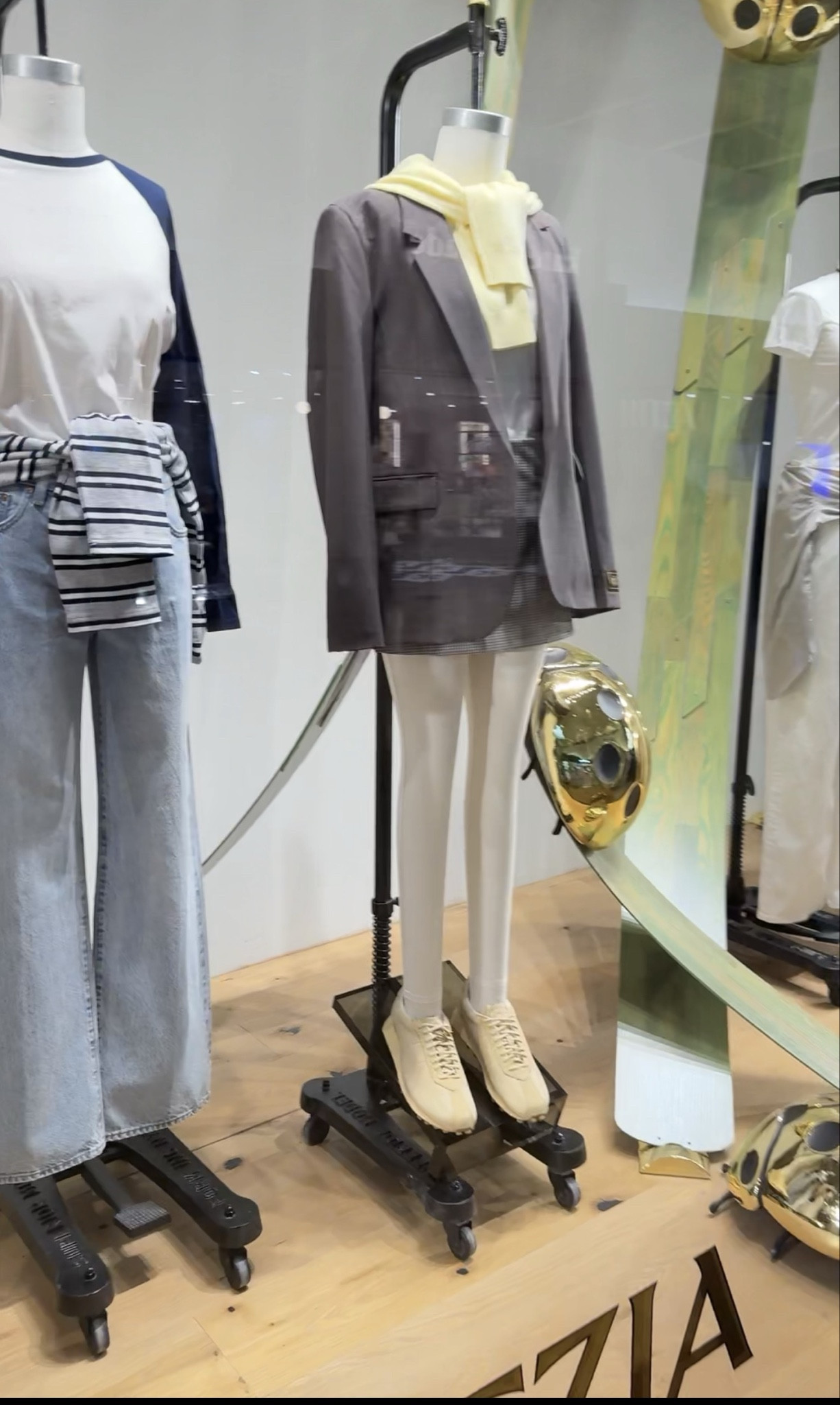 I went to Aritzia to see if Incould find something for my uocoming trip. I bought the linen Lodge pants, but I think I’m going back for the pink blouse. Their Tshirt’s are so nice I have the long sleeve in Pink. Everytime I go into this store I see something else I want  

#LTKmidsize #LTKover50style