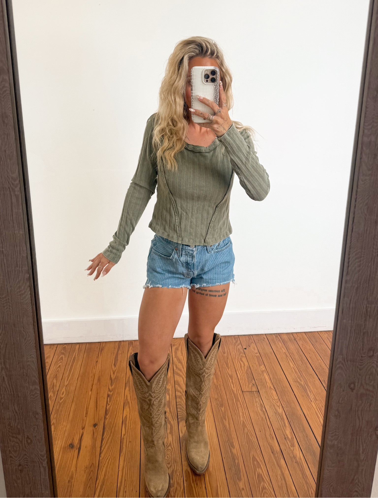 Shorts from Bucksinbabes use code LEAH10

#LTKootd